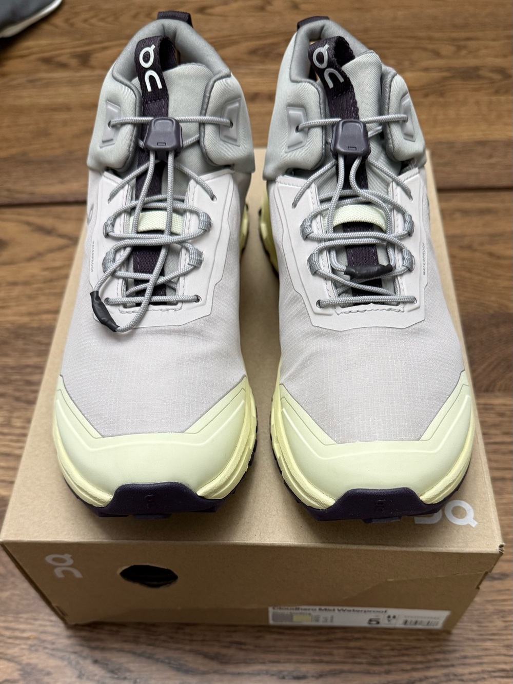 On Big Kid’s Cloudhero Mid Waterproof Silver/Seedling Size Y5 or Womans 6.5